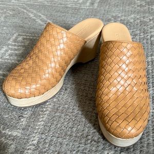 Everlane Tan Woven Leather Clogs 6